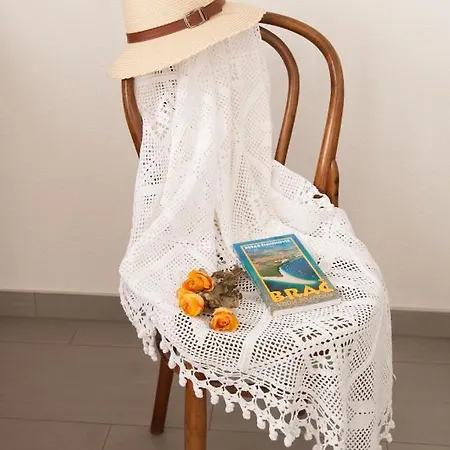 شقة Franka Sipak بول
